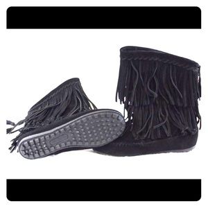 Minnetonka boots can fit 8 or 8.5!